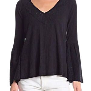 Top Ribbed Knit  Long Bell Sleeves V-Neck Eyelet Inserts Black Women's Size SM